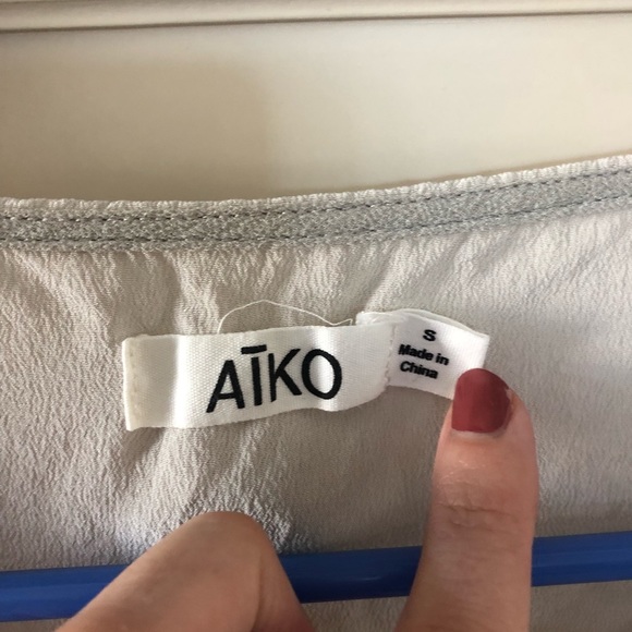 Aiko top size small - Picture 2 of 3